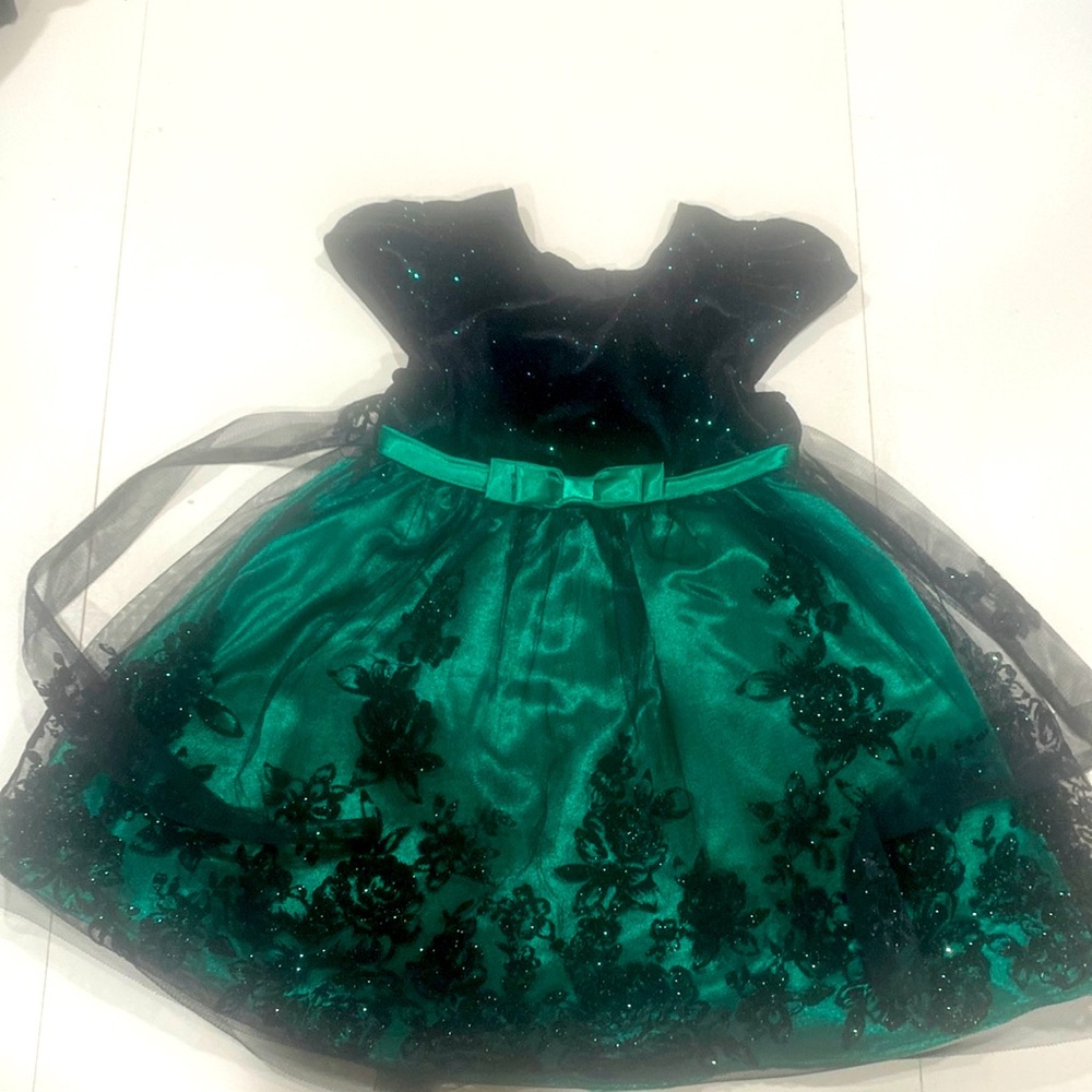 Green/black shimmer dress